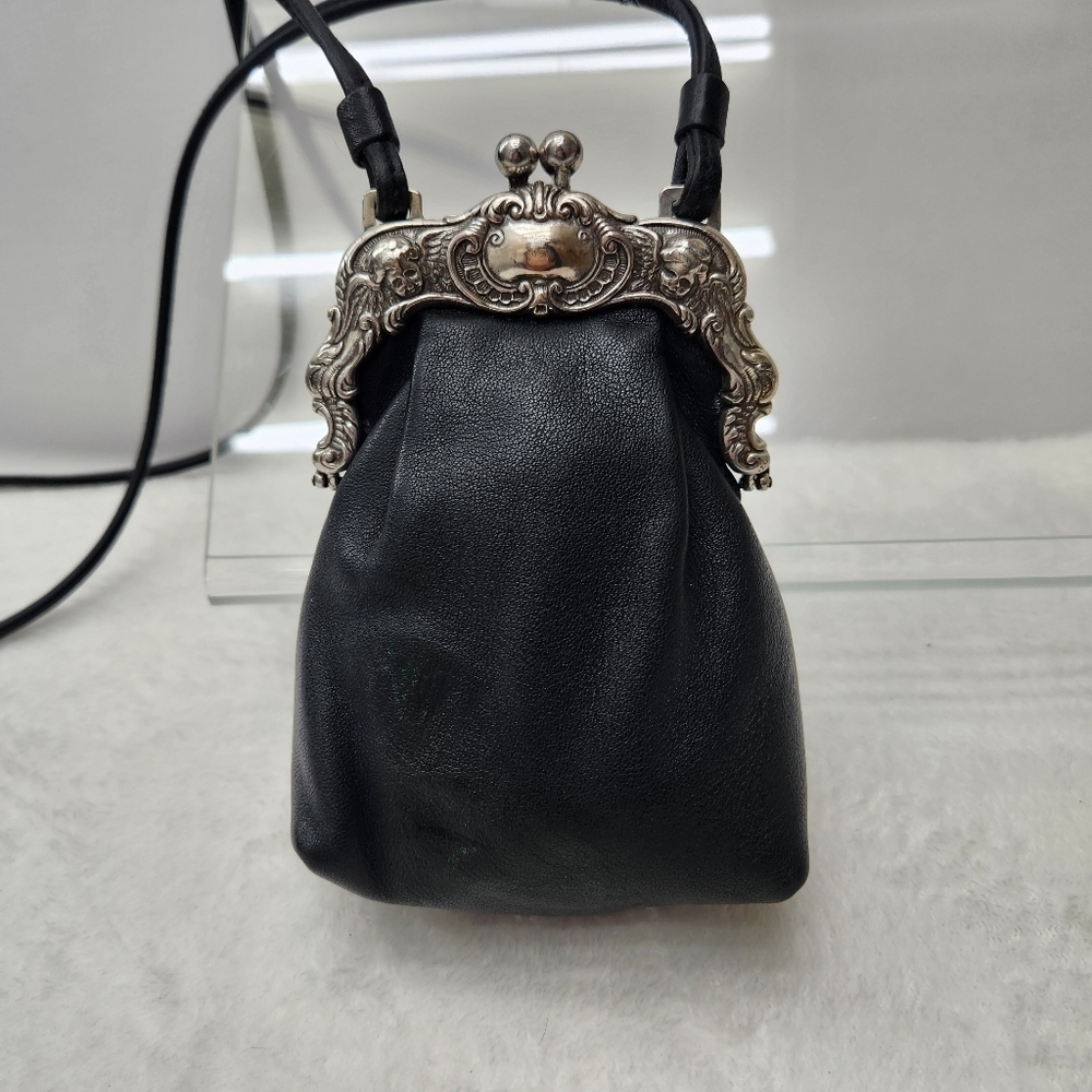 VTG One World By Brighton Black Leather Crossbody Bag with Silver Clasp. - Picture 2 of 14